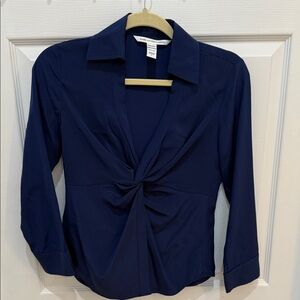 Diane Von Furstenberg Navy V-neck Blouse. Great condition size small